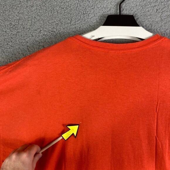 Chocolate World Hershey's Reese's Reeses T-Shirt Size Men's XL Shirt Orange - Picture 12 of 14